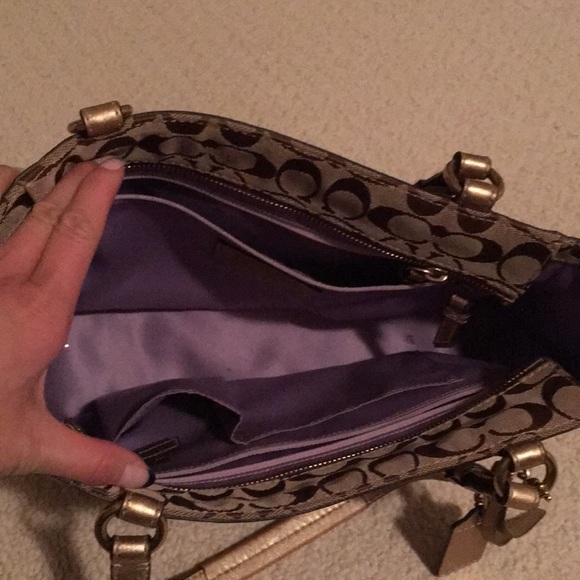 A patched Coach tote bag in gold color. - Picture 3 of 12